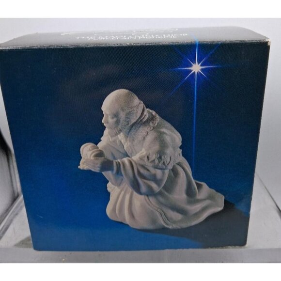 Avon Nativity Collectibles 1982 Kneeling King Figurine Porcelain Matte White Rel - Picture 6 of 8